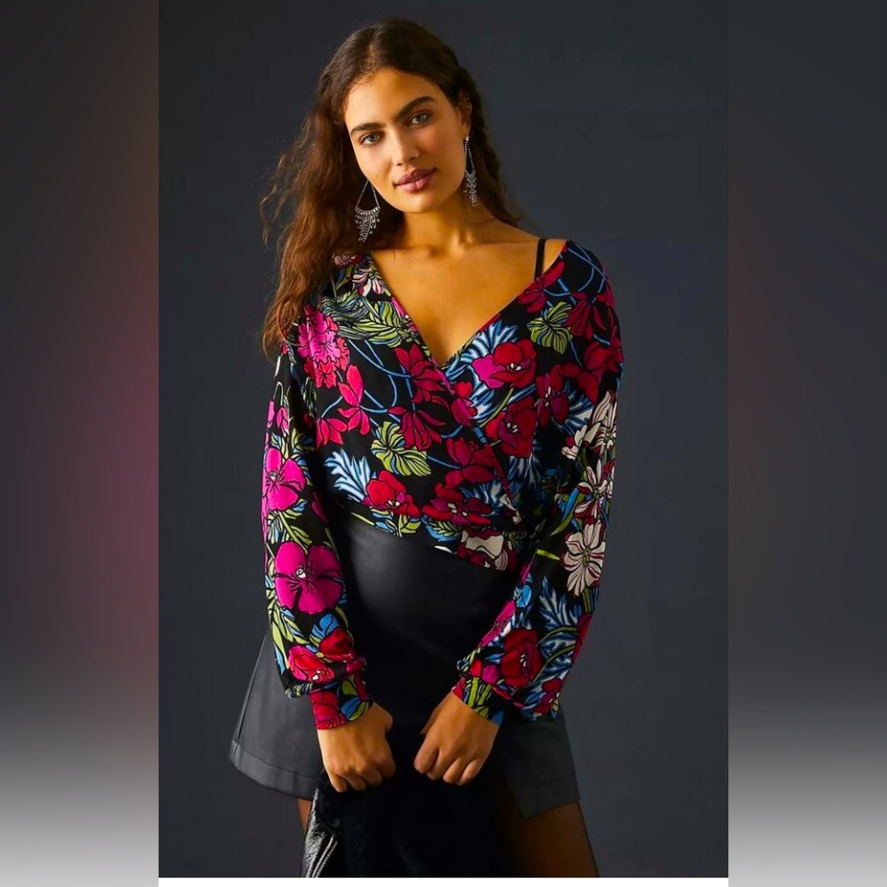 Anthropologie Tiny Finley V-Neck S Black LS Top Retail $98 Floral Motif Colorful